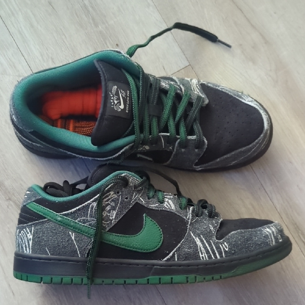 Nike Dunk Low Black and Green Sneakers